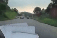 Kinh hoàng khoảnh khắc xe khách vượt ẩu gây tai nạn liên hoàn nghiêm trọng