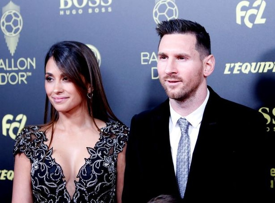 Bà xã xinh đẹp của Messi mập mờ “thả thính” Man City - 2 Bà xã xinh đẹp của Messi mập mờ “thả thính” Man City - 2