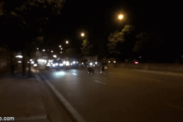 Cảnh sát diễn tập bắt quái xế phóng như bay trên đại lộ Phạm Văn Đồng