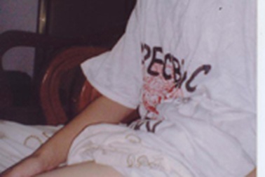 Đánh học trò bằng roi mây vì nghi trộm máy nghe nhạc