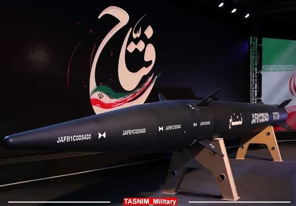 Iran trình làng tên lửa có thể xuyên thủng mọi lá chắn phòng không - 1 Iran trình làng tên lửa có thể xuyên thủng mọi lá chắn phòng không - 1