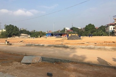 Đất nền liệu có "thoái vị"?