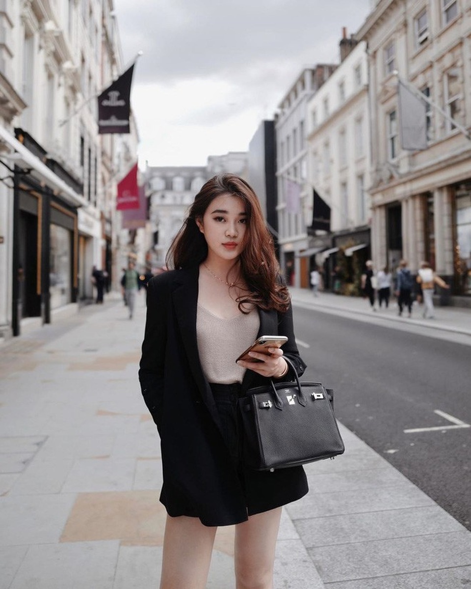 Hot girl Lào gây sốt mạng xã hội Việt, từng học ĐH Ngoại thương - 12 Hot girl Lào gây sốt mạng xã hội Việt, từng học ĐH Ngoại thương - 12