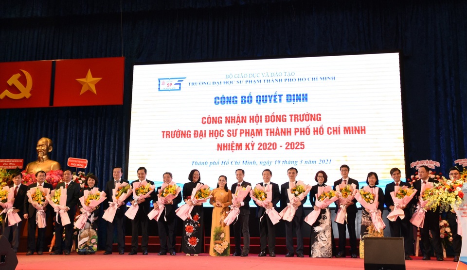 GS.TS Huỳnh Văn Sơn chính thức trở thành Hiệu trưởng ĐH Sư phạm TPHCM - 1 GS.TS Huỳnh Văn Sơn chính thức trở thành Hiệu trưởng ĐH Sư phạm TPHCM - 1