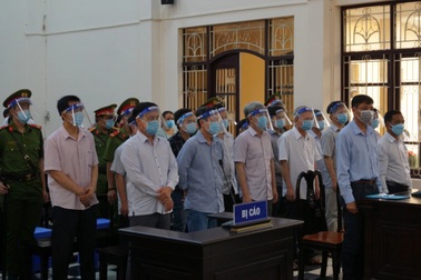 Tạm dừng vụ xử cựu Chủ tịch TP Trà Vinh do có luật sư nghi mắc Covid-19