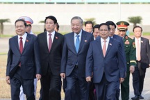 Lãnh đạo Đảng, Nhà nước và đại biểu Quốc hội vào Lăng viếng Bác