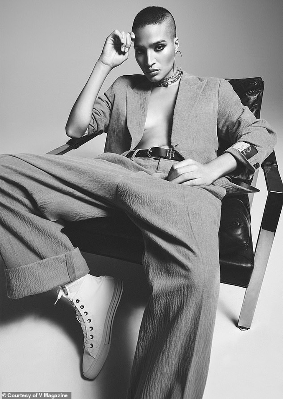 Những năm tháng đau đớn của một người đẹp chuyển giới - 5