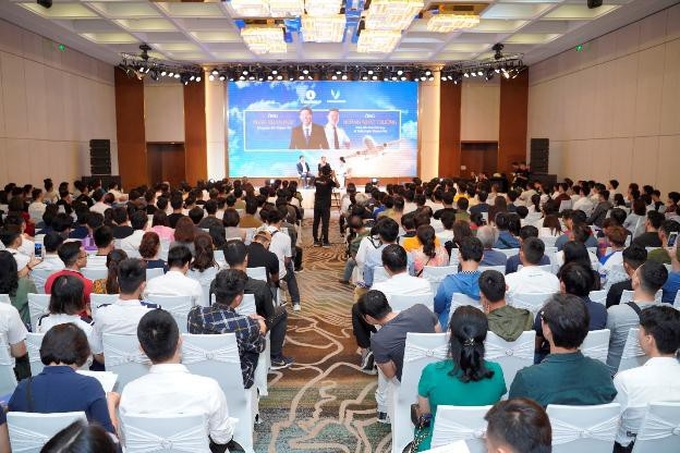 Giới trẻ Việt khắp thế giới đổ về Việt Nam học phi công - Ảnh 1. Giới trẻ Việt khắp thế giới đổ về Việt Nam học phi công - Ảnh 1.
