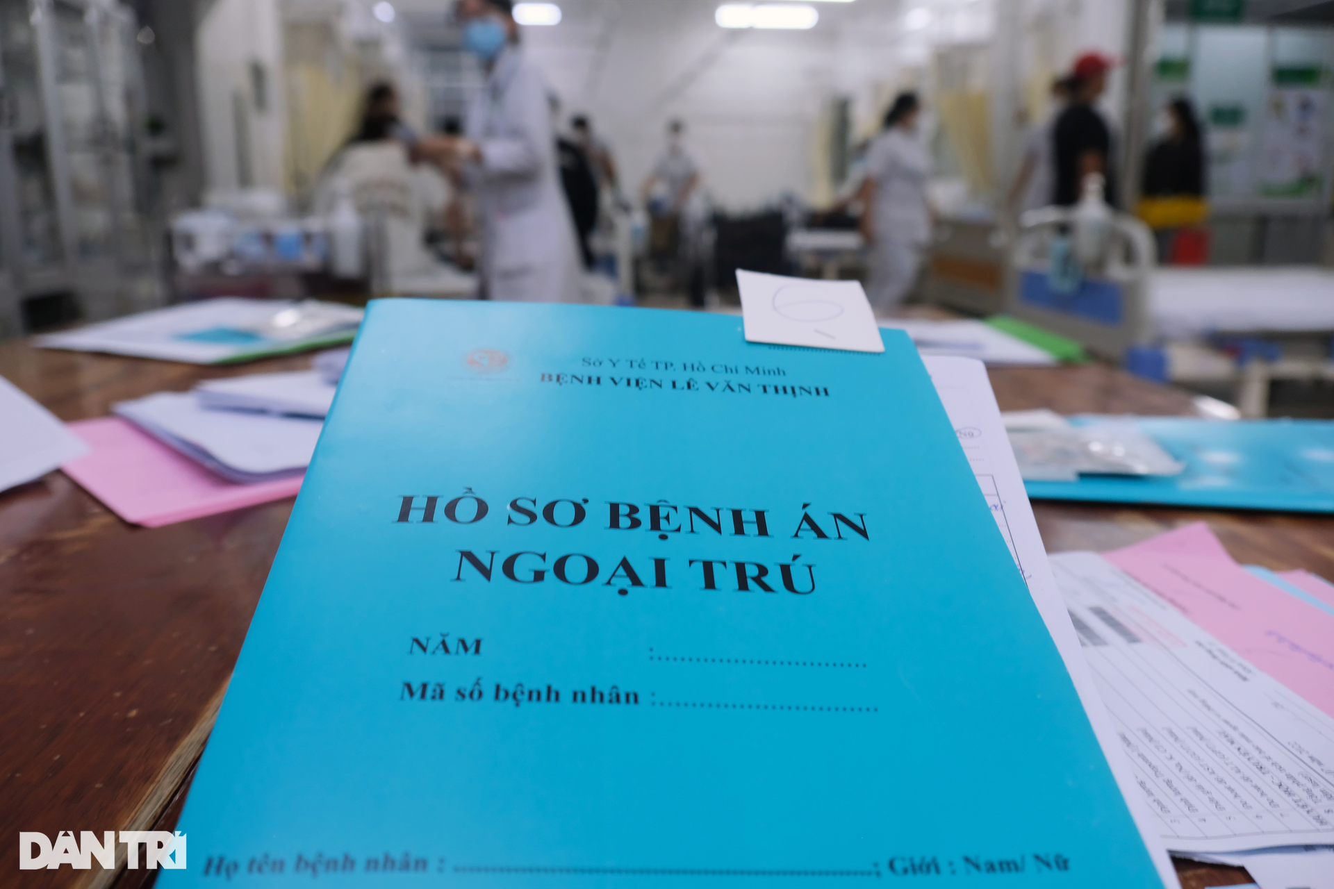 Đêm trực sống - chết của bác sĩ cấp cứu: Con người, đâu phải cái máy - 4 Đêm trực sống - chết của bác sĩ cấp cứu: Con người, đâu phải cái máy - 4