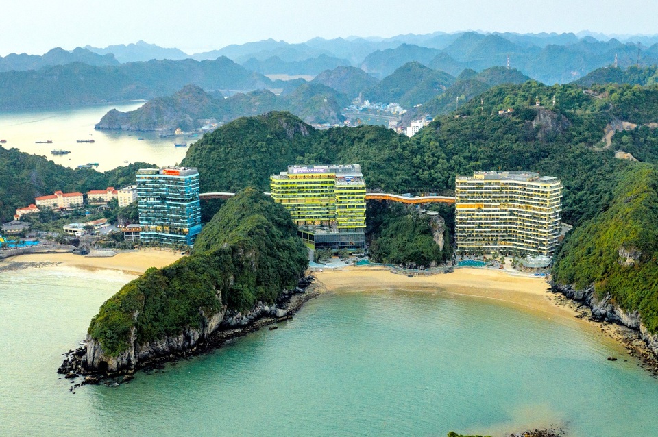 Đảo ngọc Cát Bà và làn sóng đầu tư bất động sản nghỉ dưỡng mới - 2 Đảo ngọc Cát Bà và làn sóng đầu tư bất động sản nghỉ dưỡng mới - 2