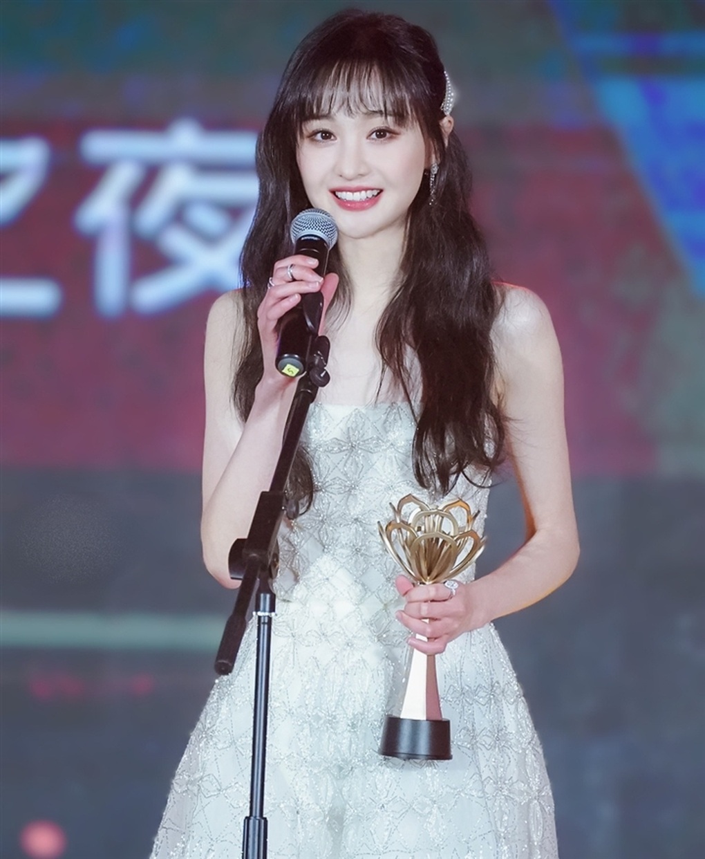 Lưu Diệc Phi bị chê béo: Khi chuẩn gầy độc hại ám ảnh showbiz Hoa ngữ - 6 Lưu Diệc Phi bị chê béo: Khi chuẩn gầy độc hại ám ảnh showbiz Hoa ngữ - 6