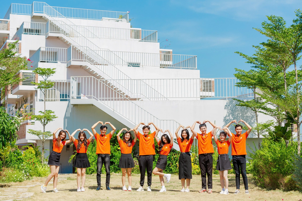 Chuỗi hoạt động “Prompt your Future” đồng hành Gen Z chọn ngành học, kiến tạo tương lai - 1 Chuỗi hoạt động “Prompt your Future” đồng hành Gen Z chọn ngành học, kiến tạo tương lai - 1