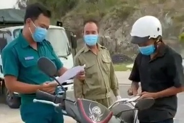 Phó Chủ tịch phường gây sốc khi phát ngôn "bánh mì không phải là thực phẩm"