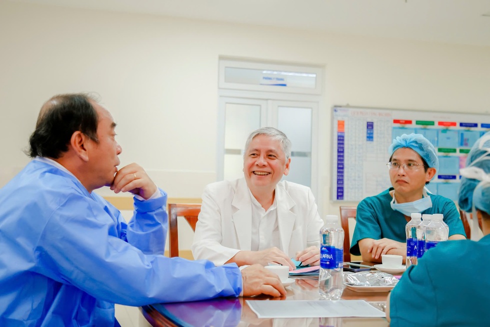 Sản phụ Singapore sang TPHCM cứu con: Thất bại lần đầu và “ngã rẽ” sự sống - 2