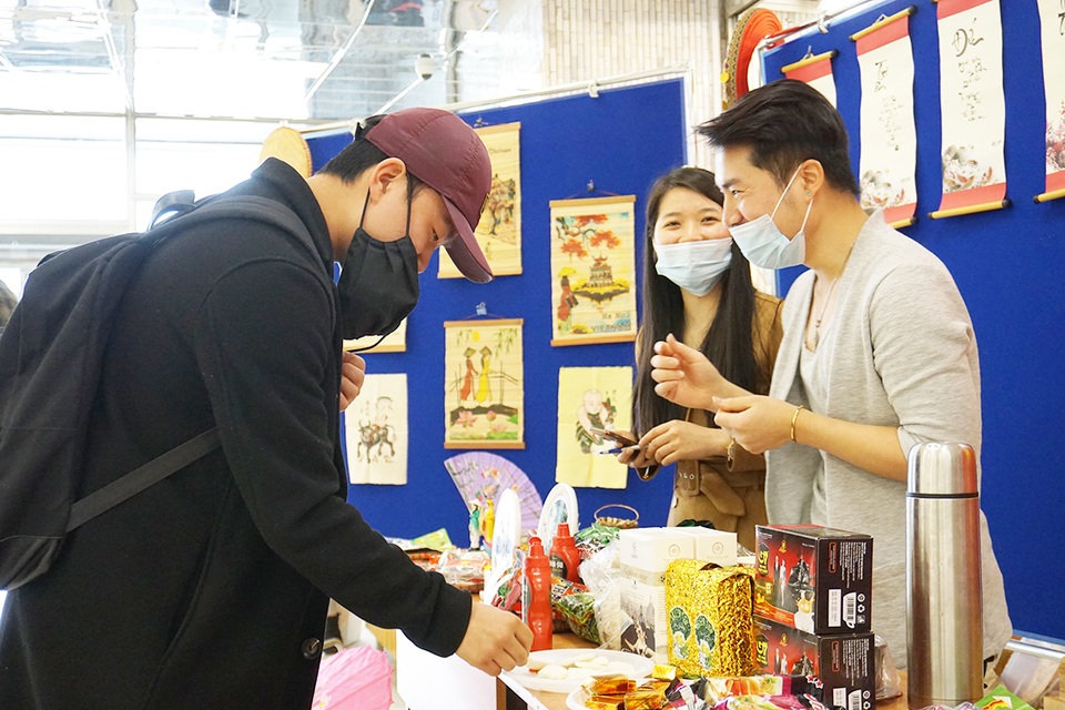 Mừng tháng Thanh niên, du học sinh tổ chức tuần lễ văn hóa Việt Nam tại Nga - 5