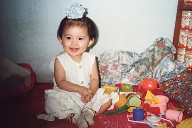 Hé lộ ảnh thuở “răng sún” đáng yêu của Á hậu Thùy Dung