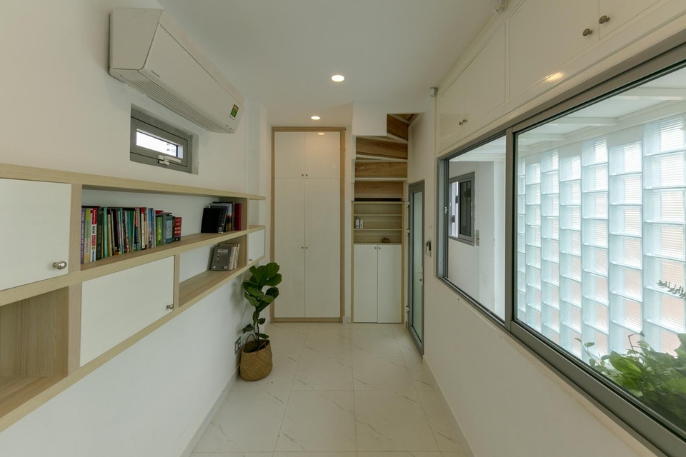 Bố mẹ Việt xây ngôi nhà với thiết kế lạ mắt tặng hai người con - 9 Bố mẹ Việt xây ngôi nhà với thiết kế lạ mắt tặng hai người con - 9
