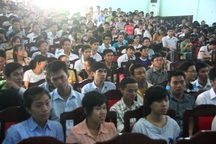 Sinh viên ĐH Y - dược Huế nô nức trong ngày hội tư vấn việc làm