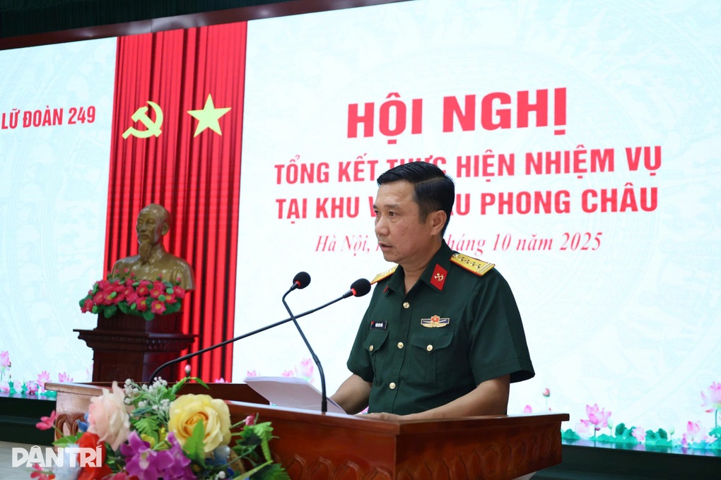 Gần 5 triệu lượt người, phương tiện qua cầu phao Phong Châu an toàn - 1 Gần 5 triệu lượt người, phương tiện qua cầu phao Phong Châu an toàn - 1