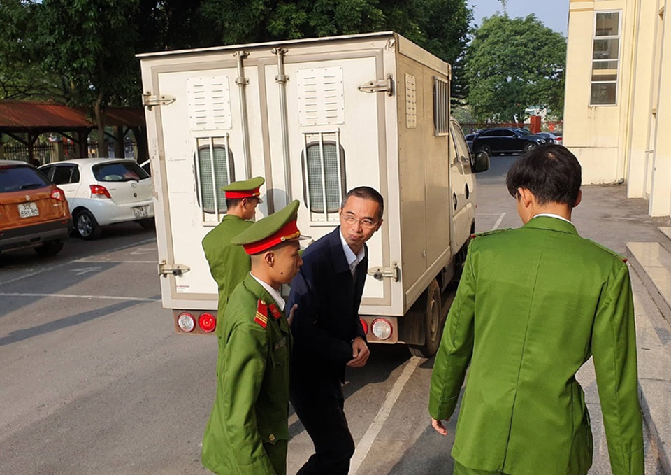 Ông Trương Minh Tuấn vắng mặt, hoãn phiên tòa xử thuộc cấp - 6 Ông Trương Minh Tuấn vắng mặt, hoãn phiên tòa xử thuộc cấp - 6