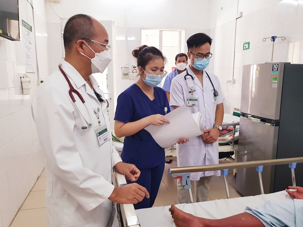 Hàng loạt bệnh nhân sốt xuất huyết sau đi du lịch TPHCM - 1 Hàng loạt bệnh nhân sốt xuất huyết sau đi du lịch TPHCM - 1