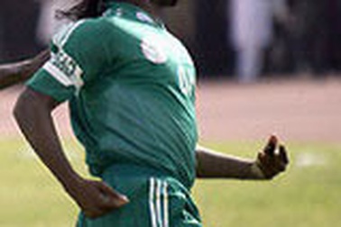 Okocha giã từ sự nghiệp thi đấu quốc tế