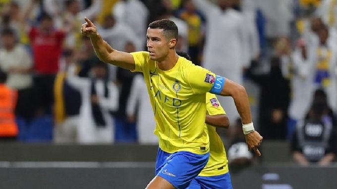 C.Ronaldo lập kỷ lục khủng trong ngày giúp Al Nassr thắng đậm | Báo Dân trí