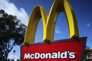 Mỹ sốt vó khi bị Trung Quốc đánh các biểu tượng thương mại