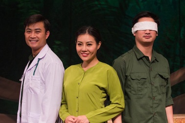 Thanh Hương vướng tình tay ba trong vở kịch nổi tiếng về chiến tranh