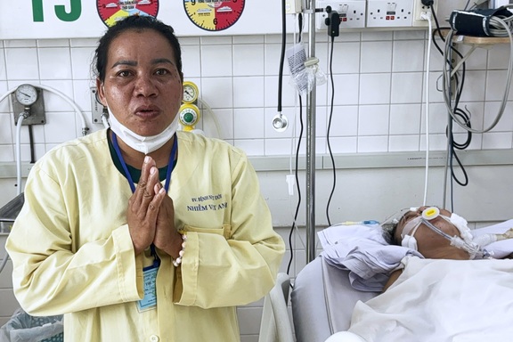 Tiếng gọi xé lòng nơi phòng bệnh nguy kịch: “Thanh ơi, tỉnh dậy về với mẹ!