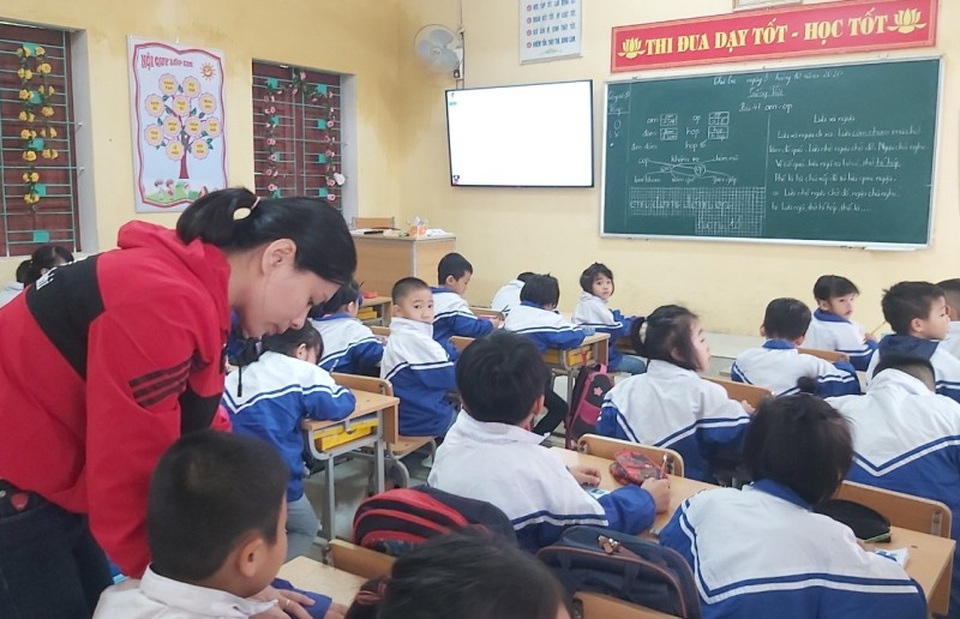 Sách giáo khoa lớp 1: Cần thêm ca dao, tục ngữ Việt Nam - 1 Sách giáo khoa lớp 1: Cần thêm ca dao, tục ngữ Việt Nam - 1