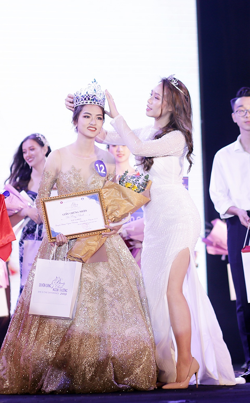 Lộ diện tân Hoa khôi ĐH Ngoại thương Hà Nội - 3 Lộ diện tân Hoa khôi ĐH Ngoại thương Hà Nội - 3