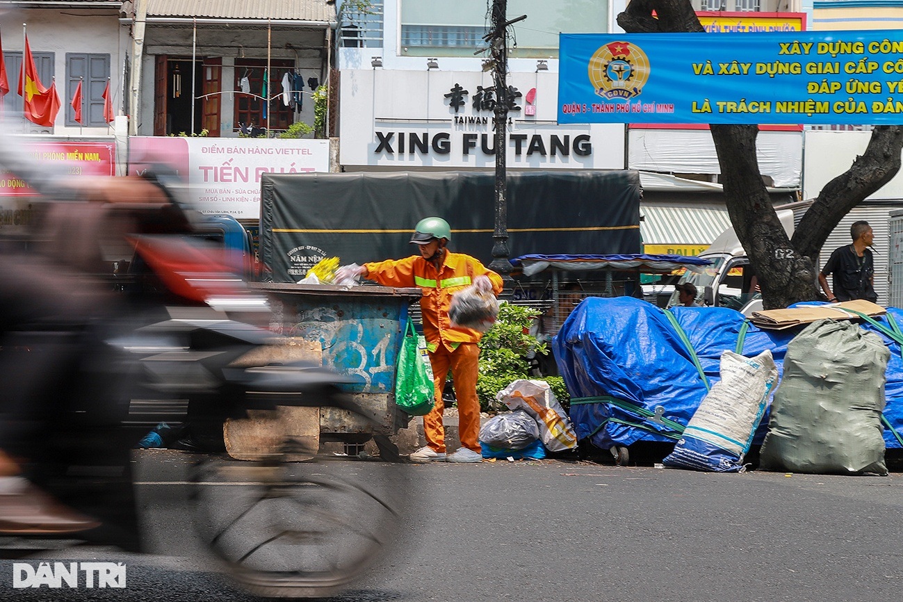 3 thế hệ trong gia đình gần 50 năm gắn liền với rác - 1 3 thế hệ trong gia đình gần 50 năm gắn liền với rác - 1