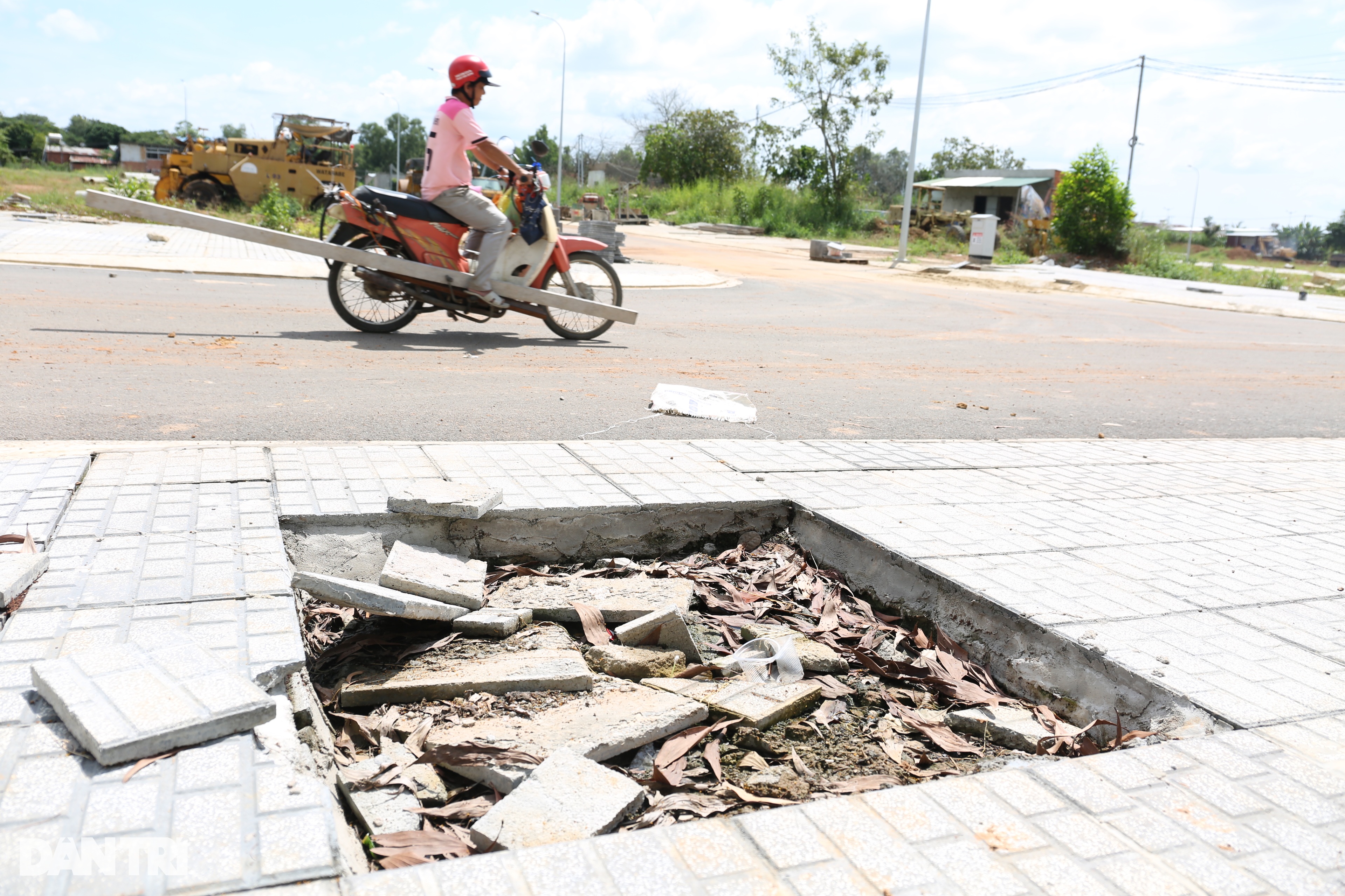 Khu tái định cư cao tốc Phan Thiết - Dầu Giây vẫn còn ngỗn ngang - 5