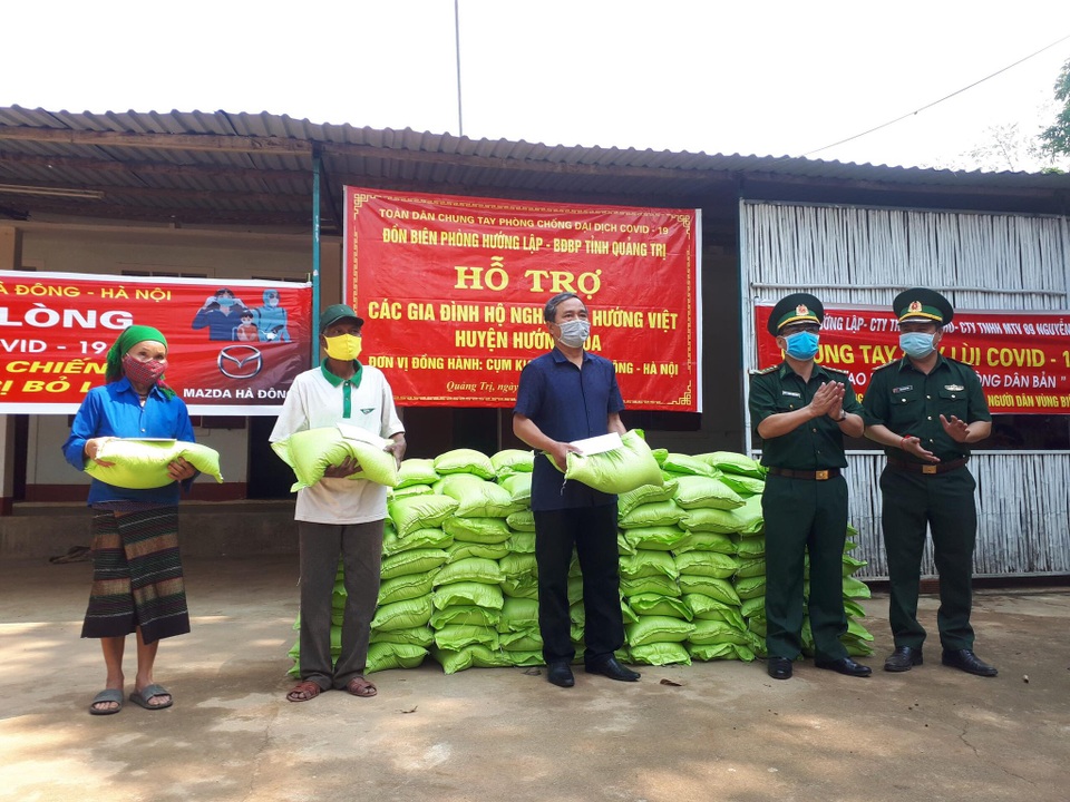 Nghĩa tình lực lượng bảo vệ biên giới Việt – Lào giữa đại dịch Covid-19 - 7 Nghĩa tình lực lượng bảo vệ biên giới Việt – Lào giữa đại dịch Covid-19 - 7