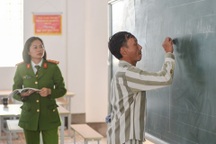 Lớp học đặc biệt của những học trò "áo sọc" ngày giáp Tết