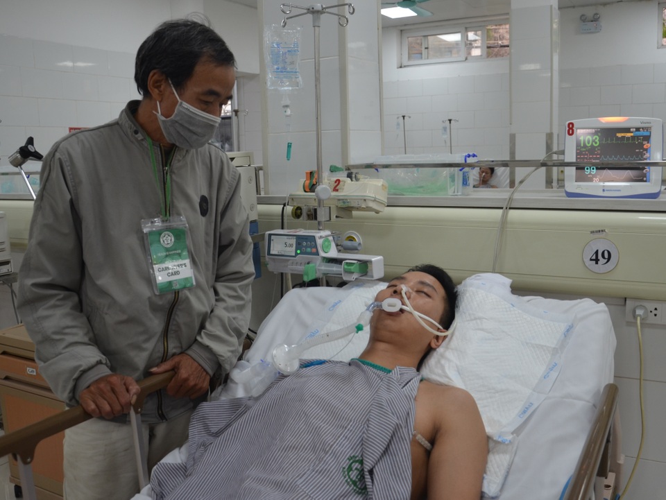 Rớt nước mắt cảnh chàng trai hiếu thảo đổ bệnh hiểm, cả gia đình khốn đốn - 2 Rớt nước mắt cảnh chàng trai hiếu thảo đổ bệnh hiểm, cả gia đình khốn đốn - 2