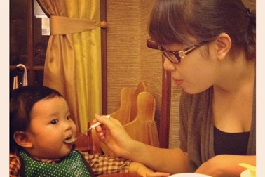 Có gì hot trong câu thần chú có 1-0-2 của mẹ Diệp Chi khi cho con ăn dặm?