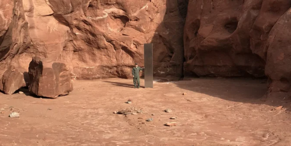 Khối kim loại kỳ quái ở sa mạc Utah bất ngờ biến mất bí ẩn - 1 Khối kim loại kỳ quái ở sa mạc Utah bất ngờ biến mất bí ẩn - 1