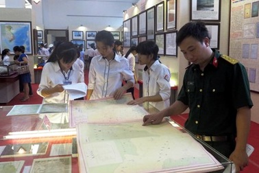 Khai mạc Triển lãm trưng bày bản đồ, tư liệu khẳng định chủ quyền Hoàng Sa, Trường Sa