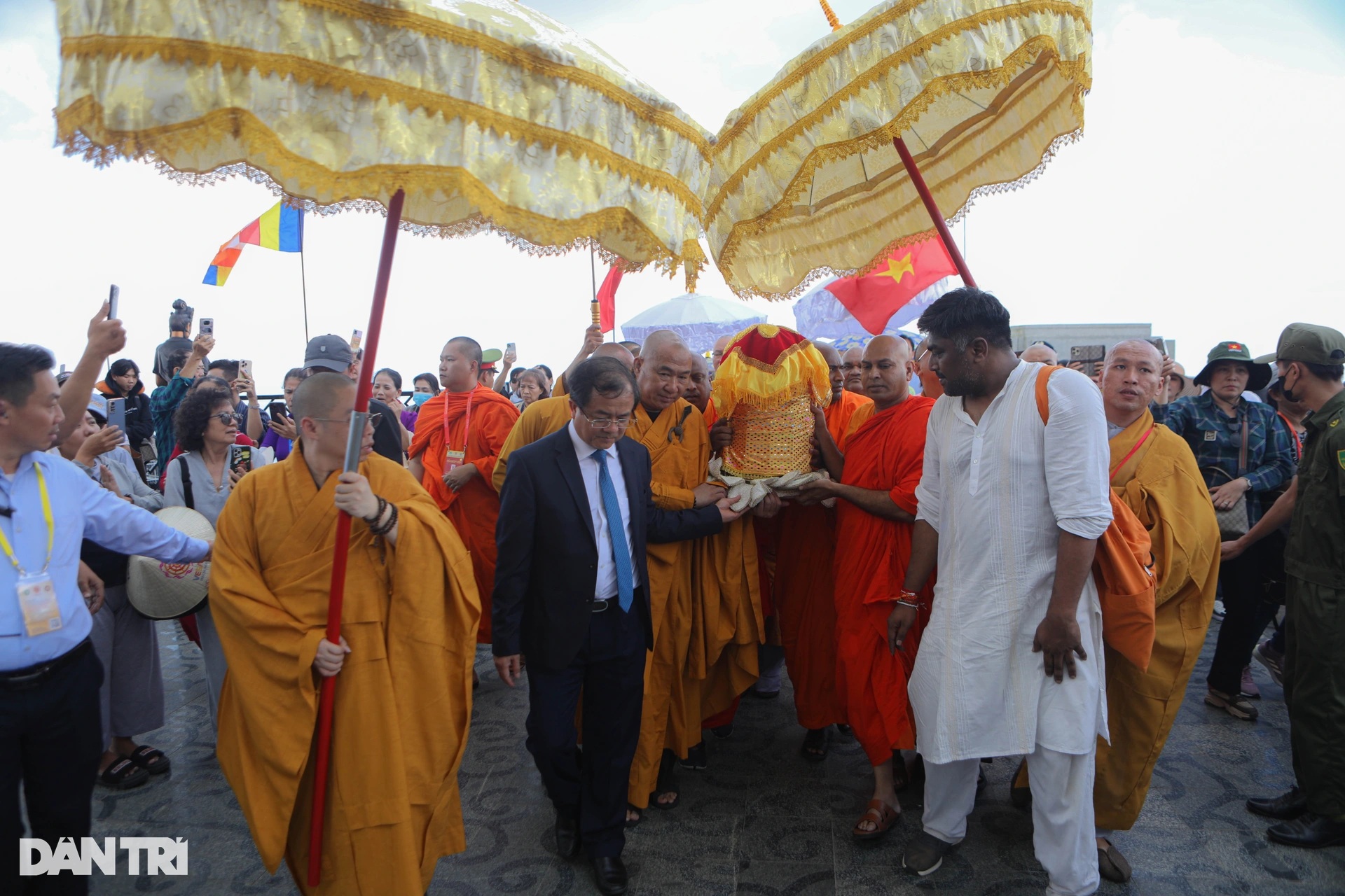 Xá lợi Đức Phật được cung thỉnh về ngọn núi cao nhất Nam bộ - 3