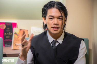 (S)TRONG Trọng Hiếu: "Âm nhạc giúp tôi chữa lành nỗi đau"