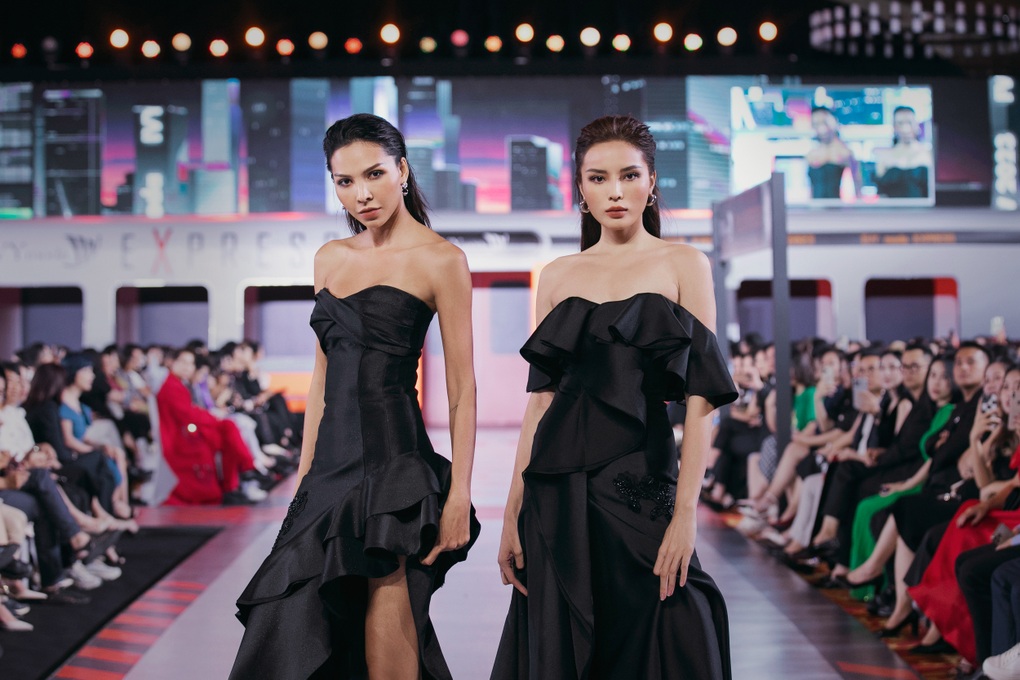 Kỳ Duyên - Minh Triệu diện váy cúp ngực khoe vóc dáng gợi cảm - 1 Kỳ Duyên - Minh Triệu diện váy cúp ngực khoe vóc dáng gợi cảm - 1
