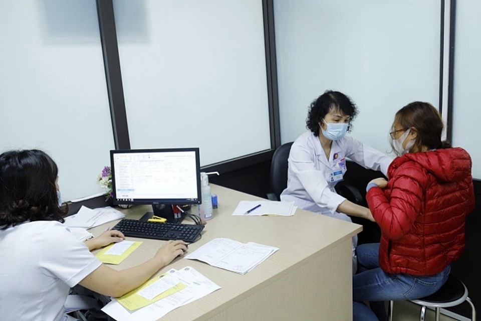 Sờ được khối u, ung thư vú đã âm thầm phát triển 8-10 năm - 2 Sờ được khối u, ung thư vú đã âm thầm phát triển 8-10 năm - 2