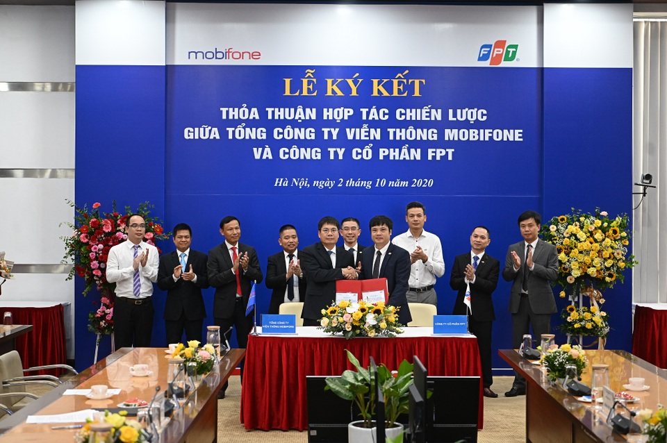 MobiFone sẽ có quầy dịch vụ trong các showroom của FPT Shop - 1 MobiFone sẽ có quầy dịch vụ trong các showroom của FPT Shop - 1