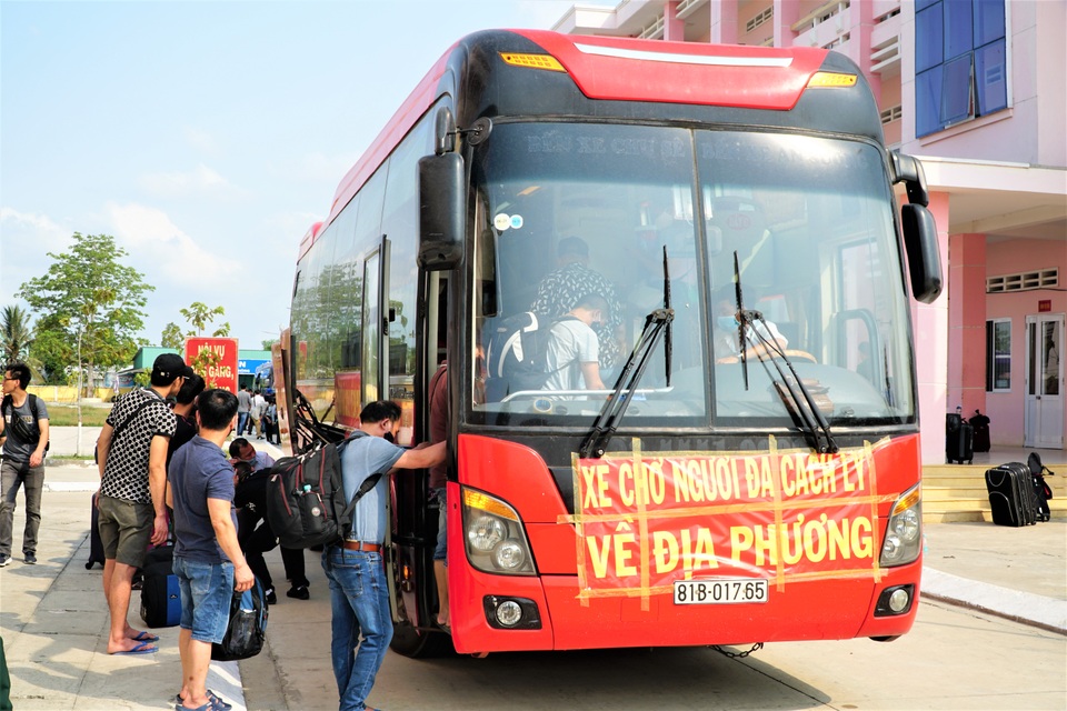 3 bệnh nhân Covid-19 sức khỏe ổn định, có người xét nghiệm âm tính lần 2 - 2 3 bệnh nhân Covid-19 sức khỏe ổn định, có người xét nghiệm âm tính lần 2 - 2
