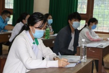 Chấm thi tốt nghiệp THPT: Cao nhất là 9,8 điểm môn Toán