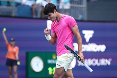 Carlos Alcaraz thắng trận thứ 9 liên tiếp