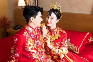 "Nàng Vương Ngữ Yên" Trương Mông đeo trĩu vàng, rạng rỡ trong ngày cưới