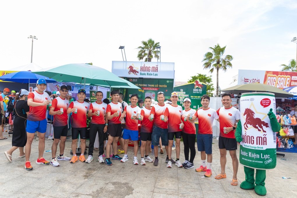 Nước kiện lực Hồng Mã tiếp sức phong trào chạy bộ tích cực - 2 Nước kiện lực Hồng Mã tiếp sức phong trào chạy bộ tích cực - 2